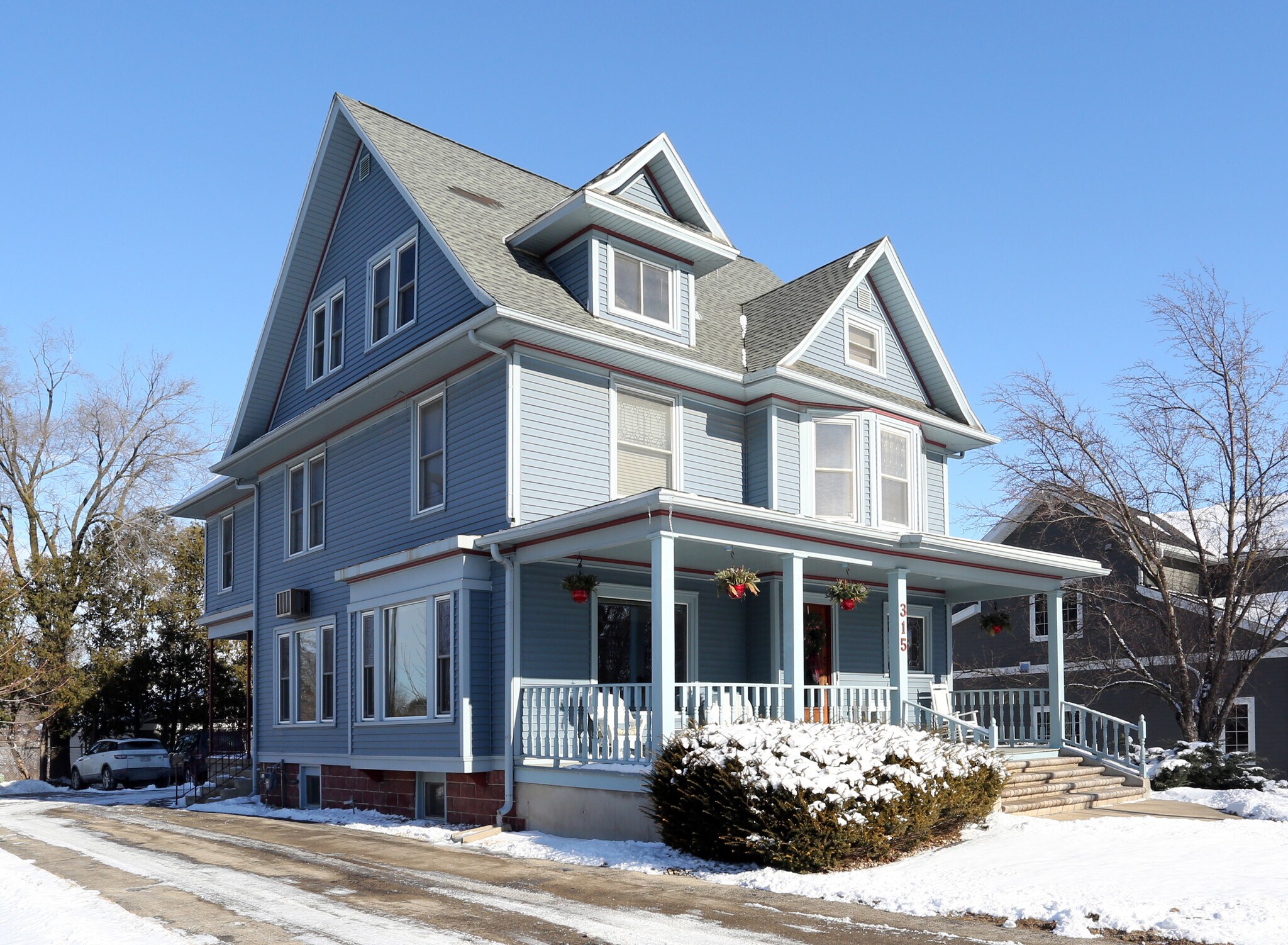 315 E Main St, Waunakee, WI for sale Primary Photo- Image 1 of 1