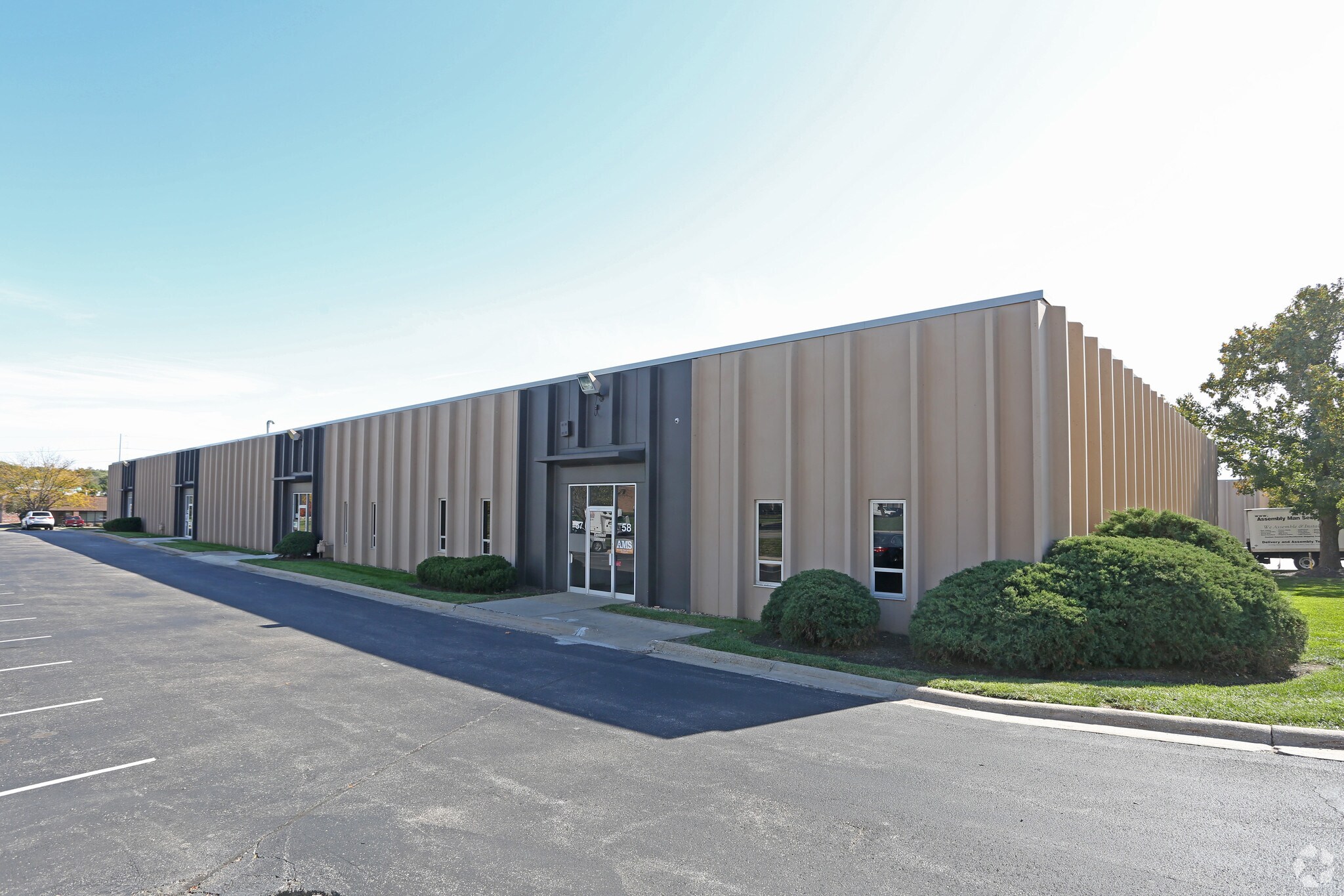 9900 Pflumm Rd, Lenexa, KS for sale Primary Photo- Image 1 of 1