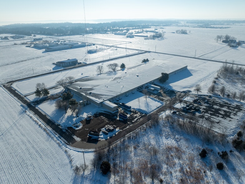 3750 Industrial Dr, Carlyle, IL for lease - Building Photo - Image 3 of 11