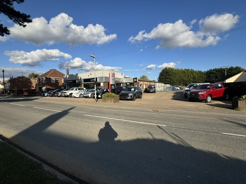 25-27 Fen Rd, Holbeach for sale - Primary Photo - Image 1 of 8