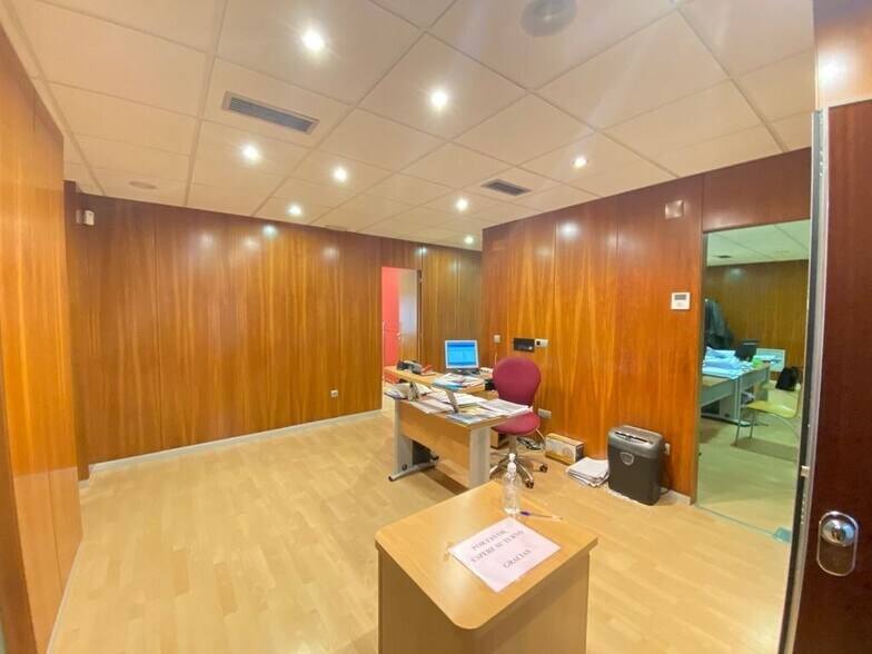Office in Ponferrada, León for sale - Building Photo - Image 2 of 10