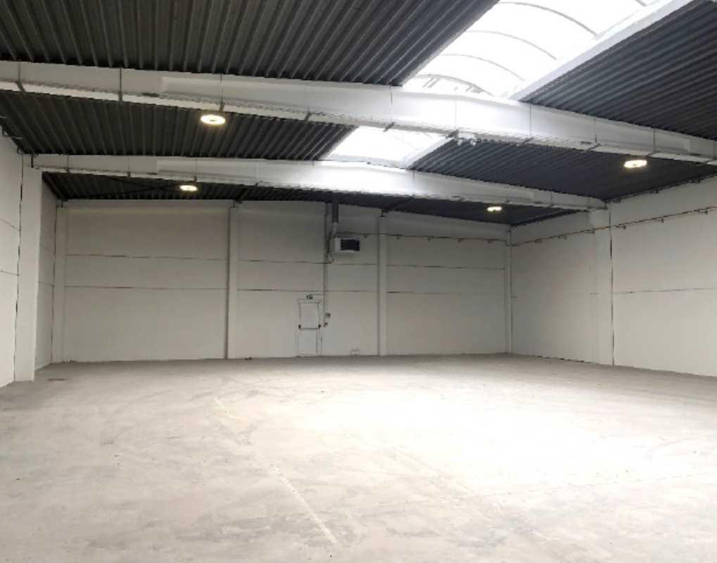 Office in Roncq for lease Interior Photo- Image 1 of 3