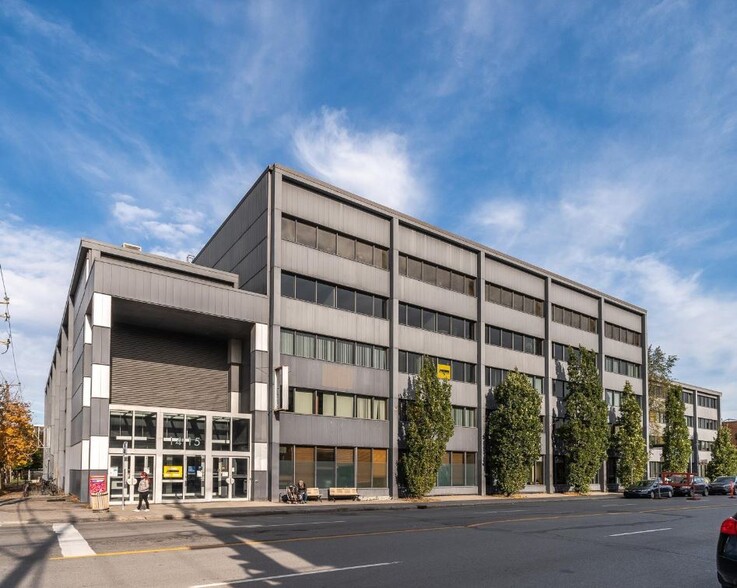 1415 Rue Jarry E, Montréal, QC for lease - Primary Photo - Image 1 of 1