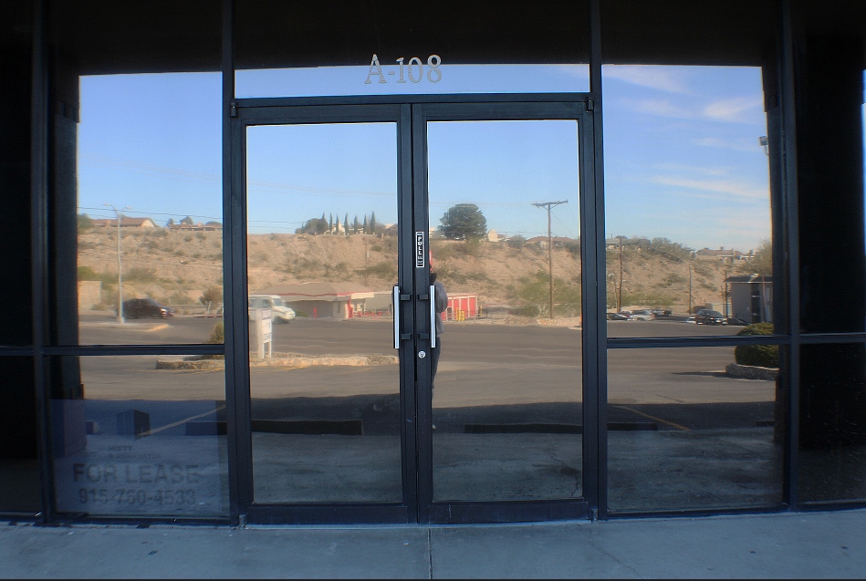 5200 N Mesa St, El Paso, TX for lease Building Photo- Image 1 of 5