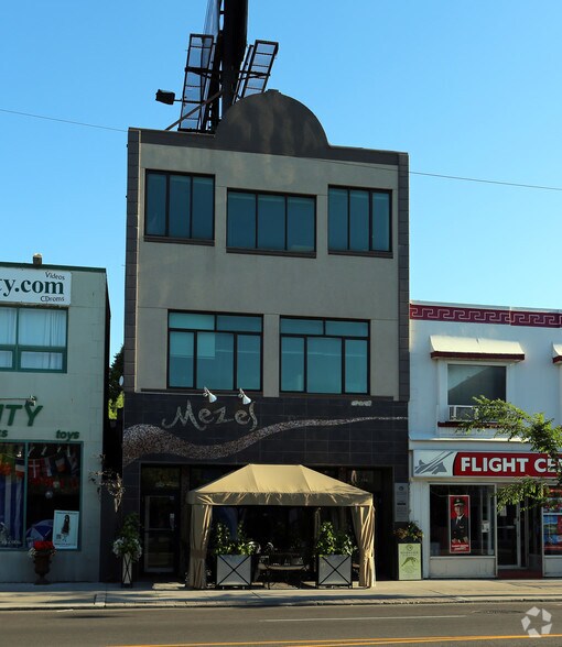 456 Danforth Ave, Toronto, ON for sale - Primary Photo - Image 1 of 1