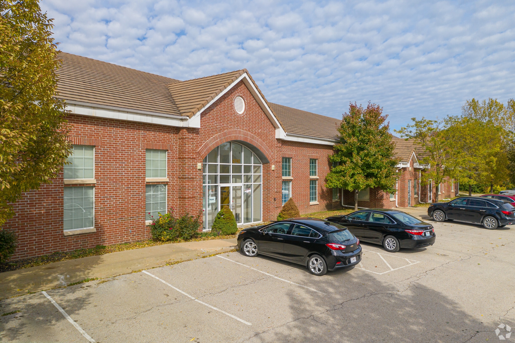 6740 W 121st St, Overland Park, KS for lease Primary Photo- Image 1 of 9