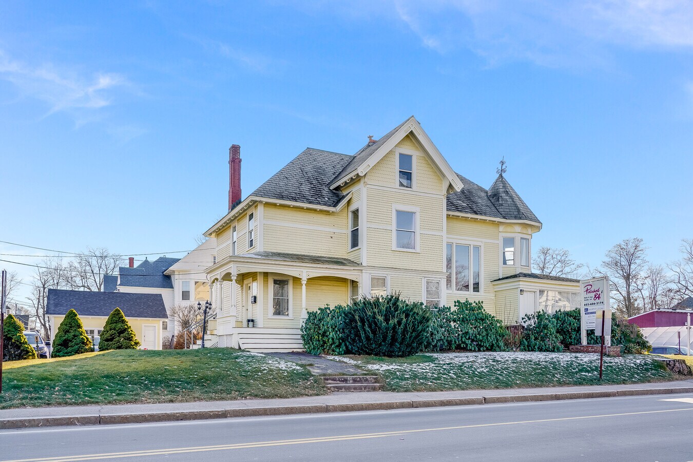 27 ster St, Manchester, NH 03104