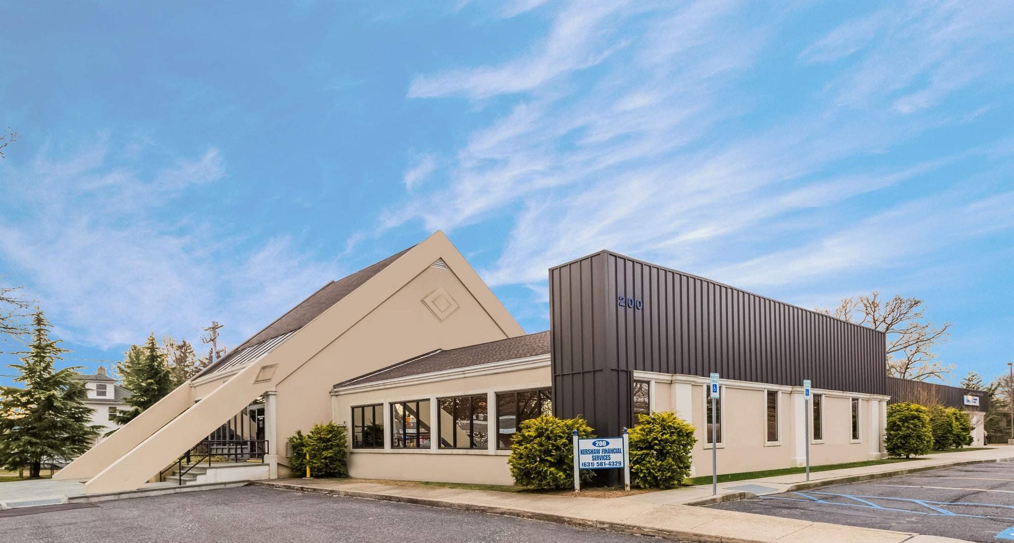 200 Carleton Ave, East Islip, NY for lease Primary Photo- Image 1 of 6