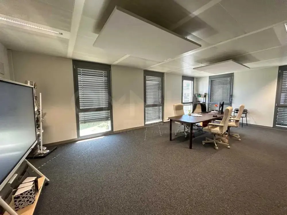 Office in Lyon for lease Interior Photo- Image 1 of 3