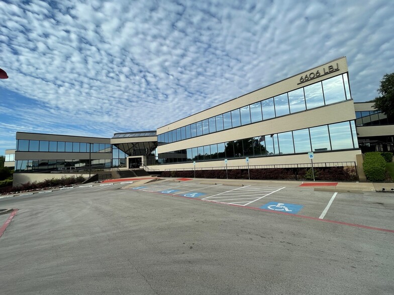 6606 Lyndon B Johnson Fwy, Dallas, TX for lease - Building Photo - Image 2 of 7