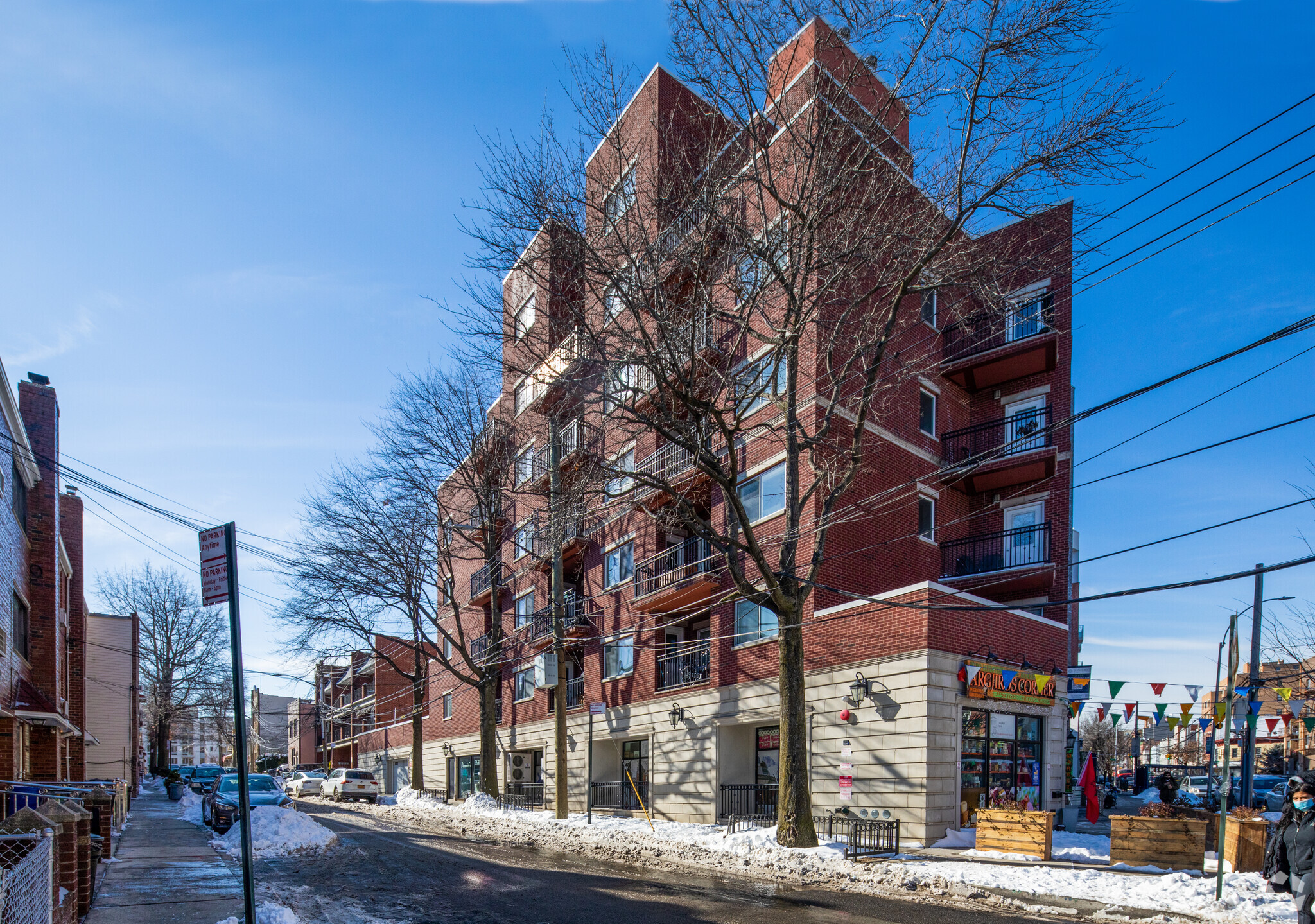 28-22 Astoria Blvd, Astoria, NY for sale Primary Photo- Image 1 of 1