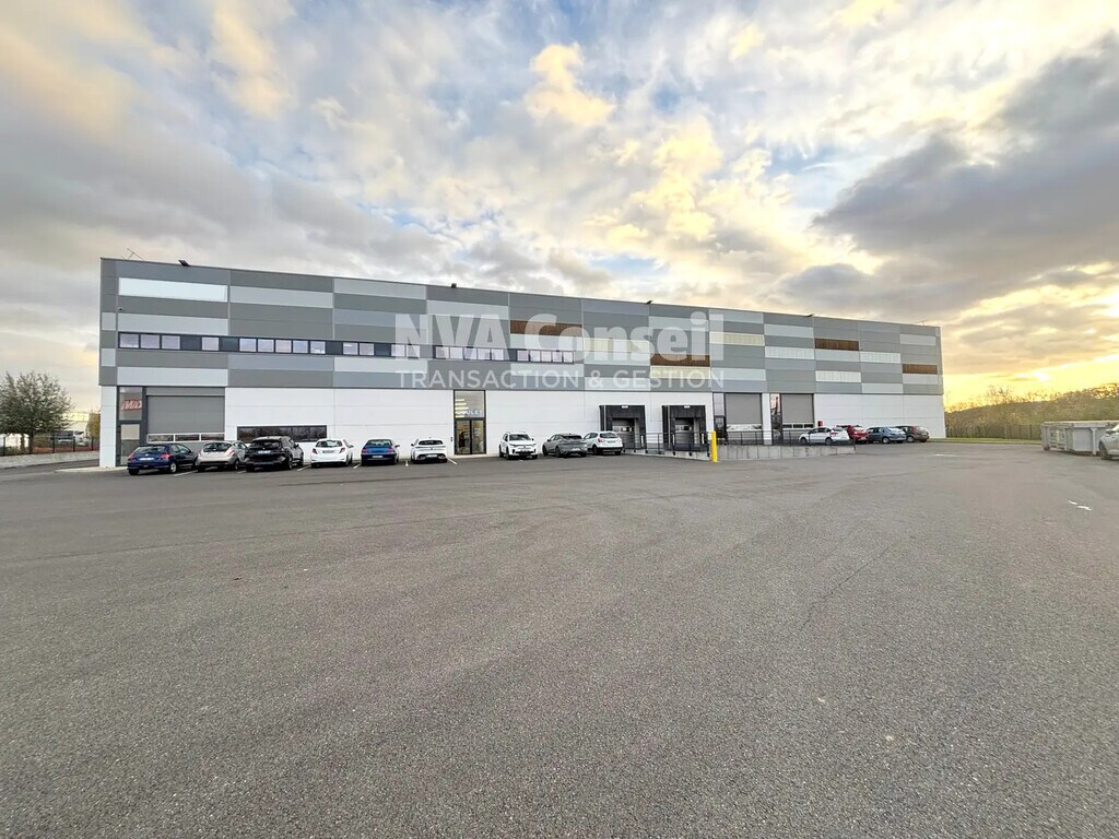 Location Local d'activités 2 887 m² - Photo 1