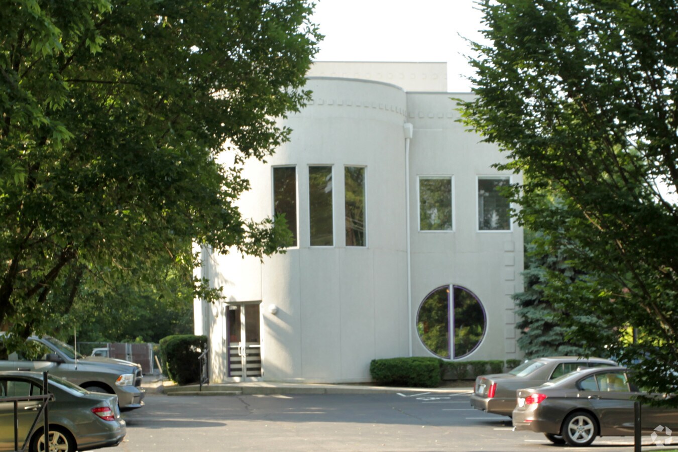 8002 New Lagrange Rd, Louisville, KY 40222