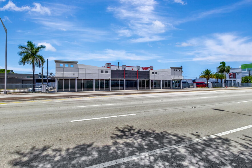 925 W Broward Blvd, Fort Lauderdale, FL for sale - Building Photo - Image 2 of 61