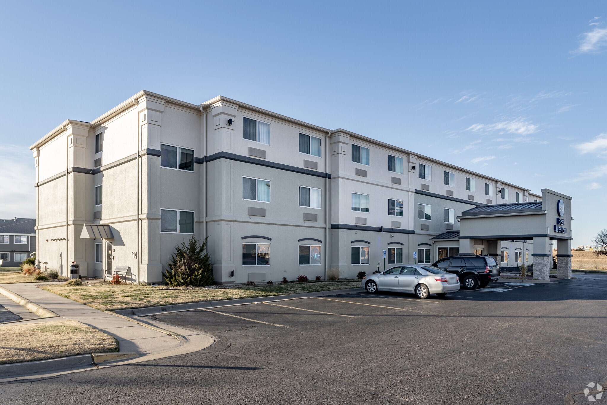 7824 E 32nd St, Wichita, KS for sale Primary Photo- Image 1 of 1