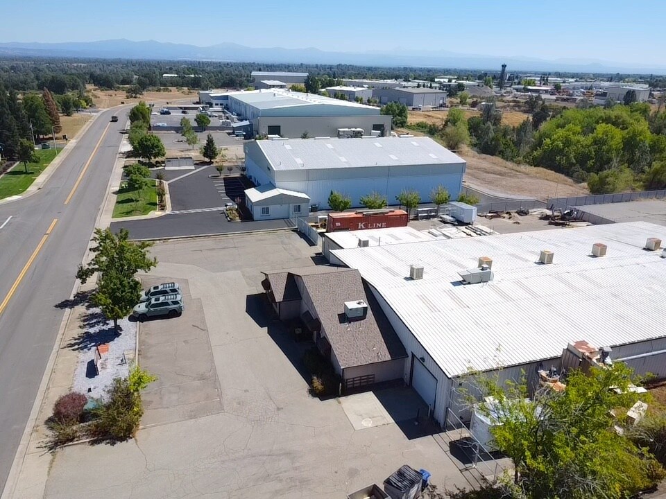 4633 Mountain Lakes Blvd, Redding, CA 96003 Industrial for Sale