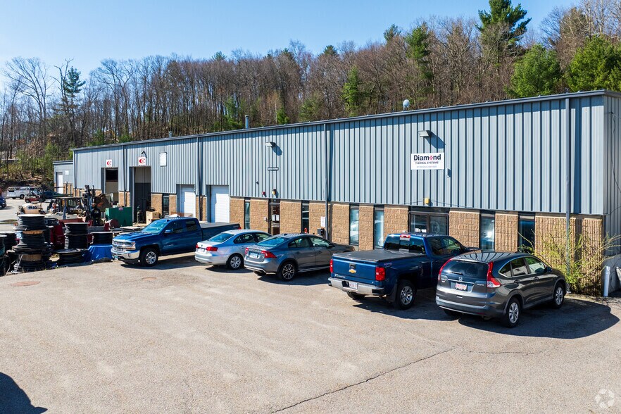 12 John Rd, Sutton, MA for sale - Primary Photo - Image 1 of 1