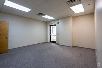 1024 Capital Center Dr, Frankfort, KY for lease Interior Photo- Image 2 of 9