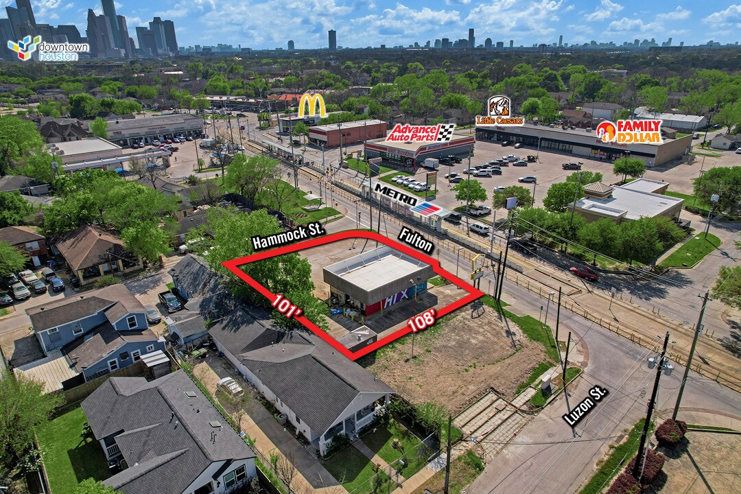 2706 Fulton St, Houston, TX 77009