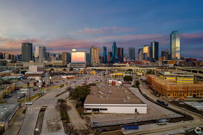 More details for 152-160 Continental Ave, Dallas, TX - Office, Retail for Lease