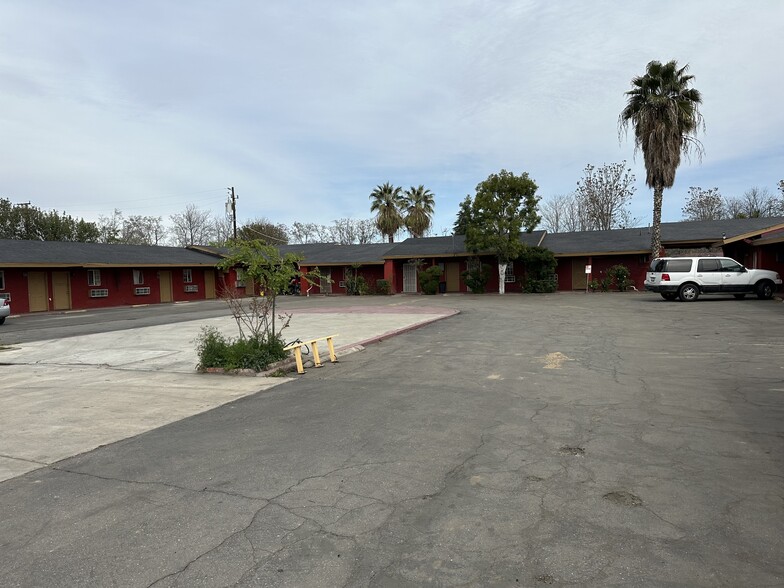 900 S Union Ave, Bakersfield, CA for sale - Building Photo - Image 1 of 1