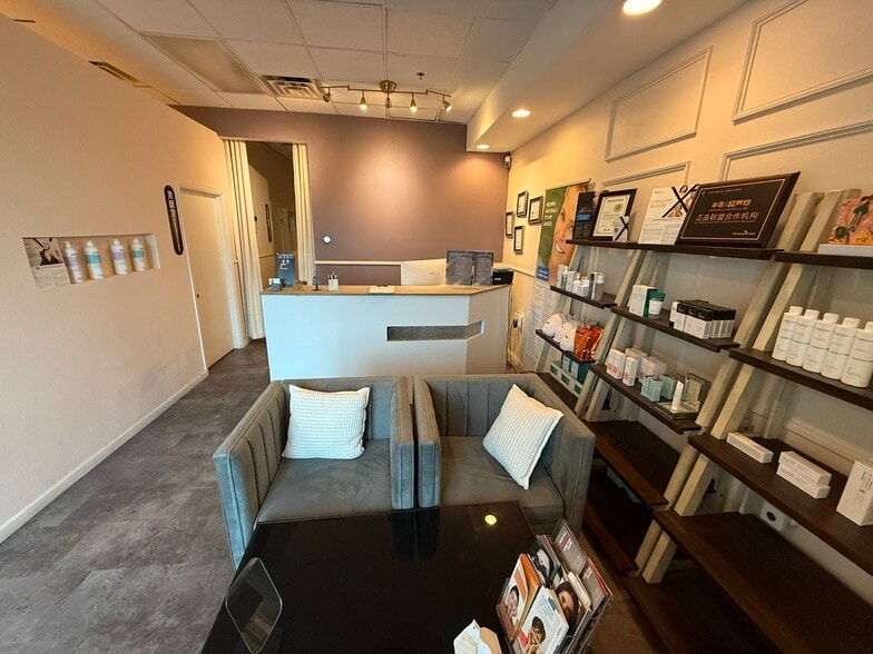 4355 Spring Mountain Rd, Las Vegas, NV for lease - Building Photo - Image 2 of 11