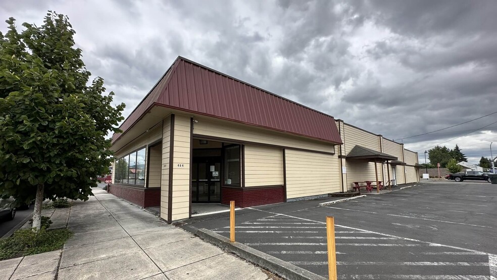 404 W Main St, Kelso, WA for lease - Building Photo - Image 1 of 16