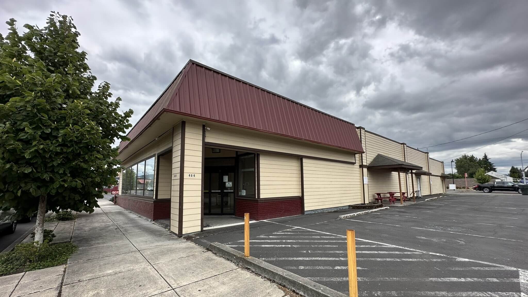 404 W Main St, Kelso, WA for lease Building Photo- Image 1 of 17