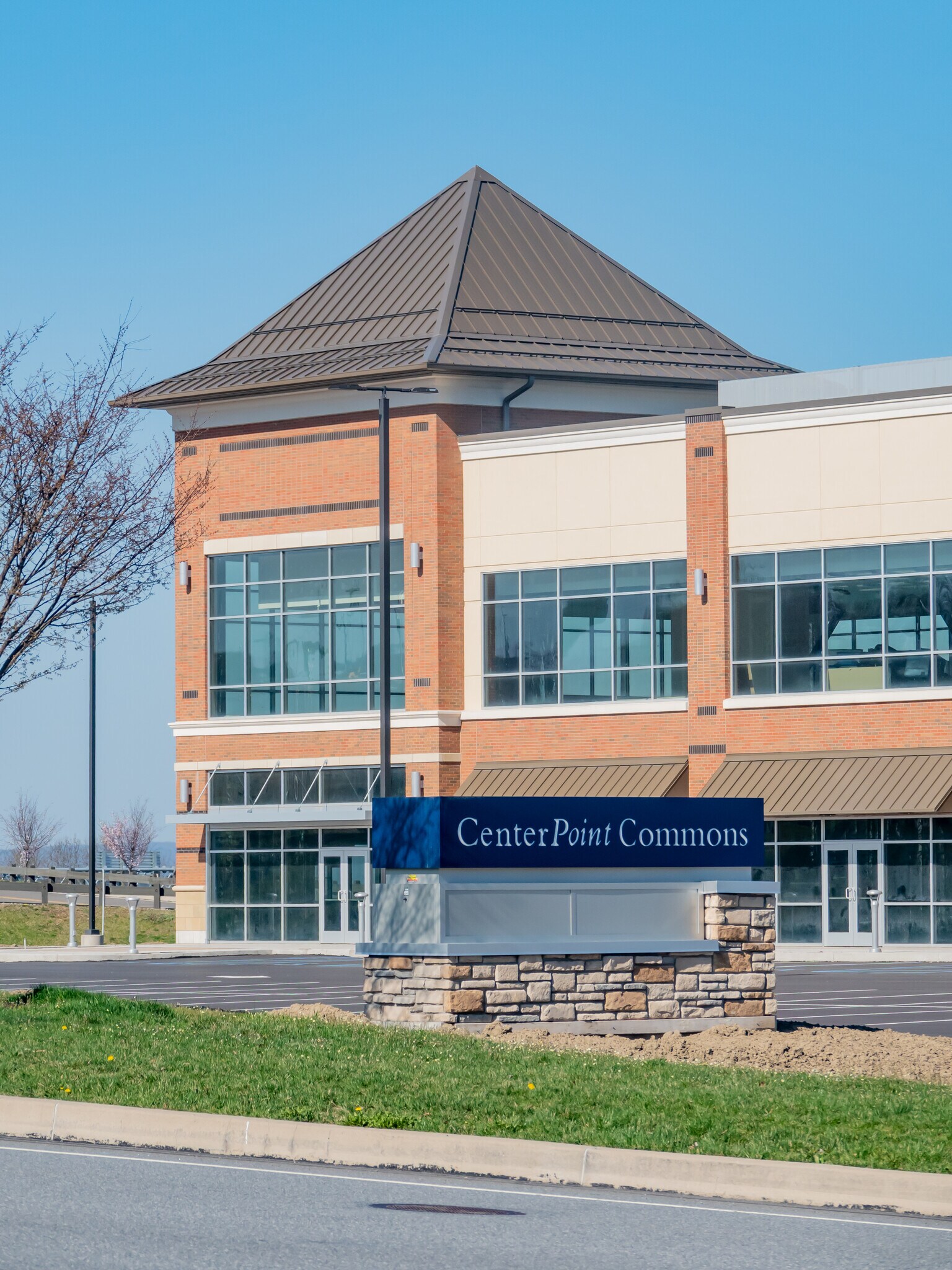 100 Keystone Ave, Pittston, PA 18640 High Profile I81/I476 Office