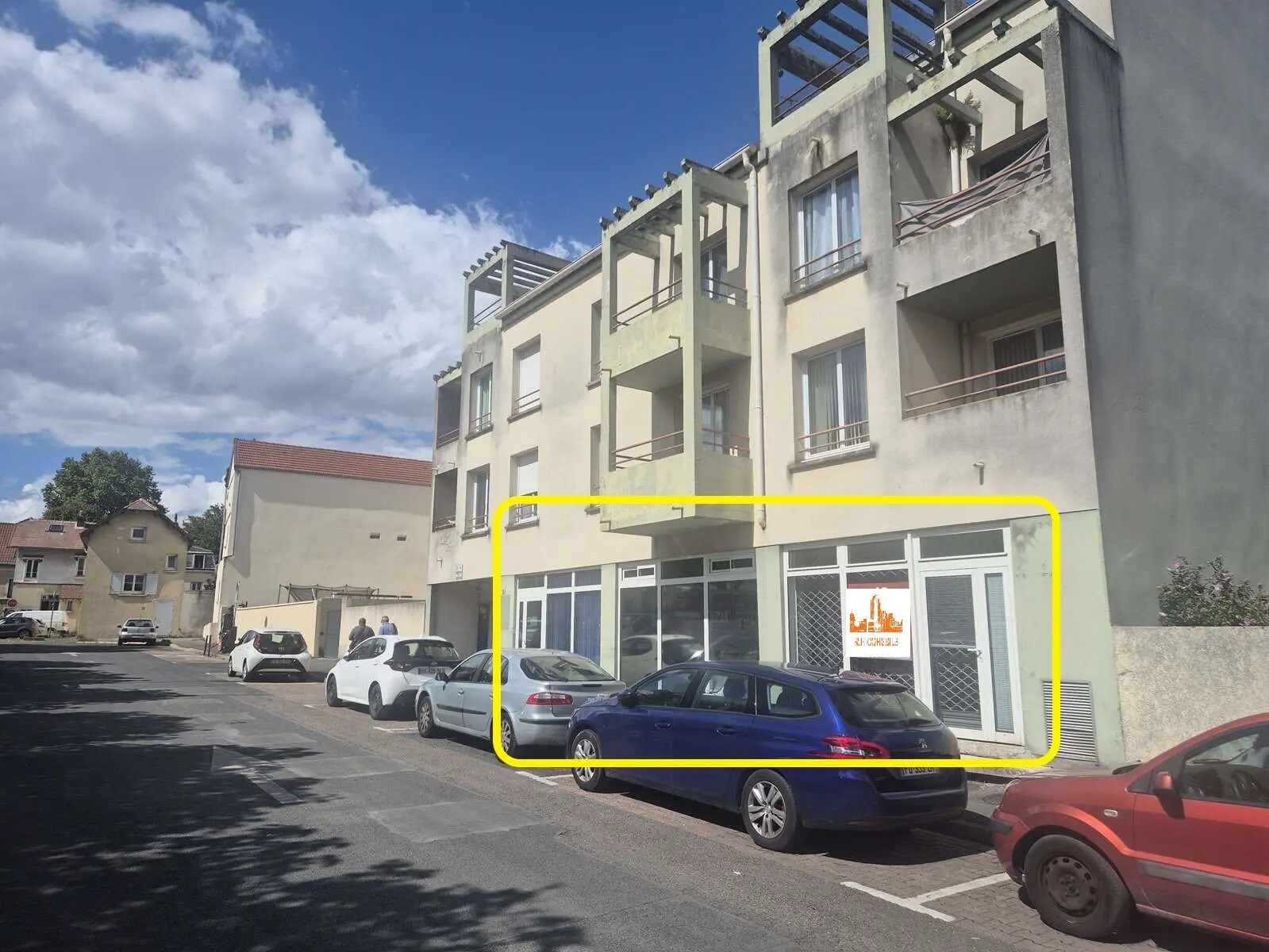 Retail in Villiers-le-Bel for lease Building Photo- Image 1 of 11