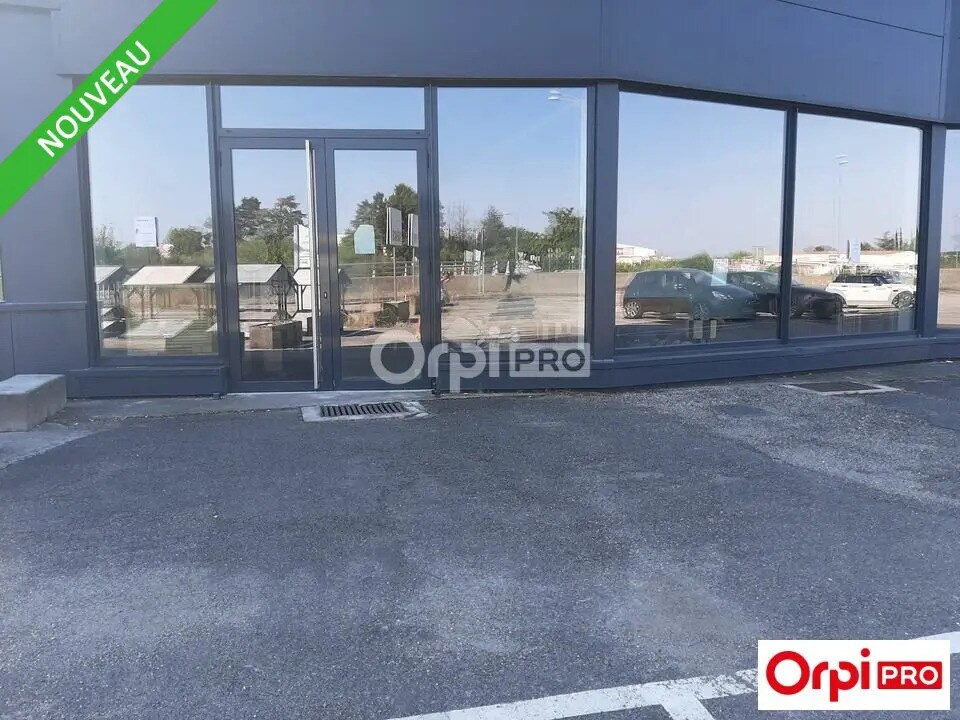 Retail in Romans-sur-Isère for lease Building Photo- Image 1 of 5