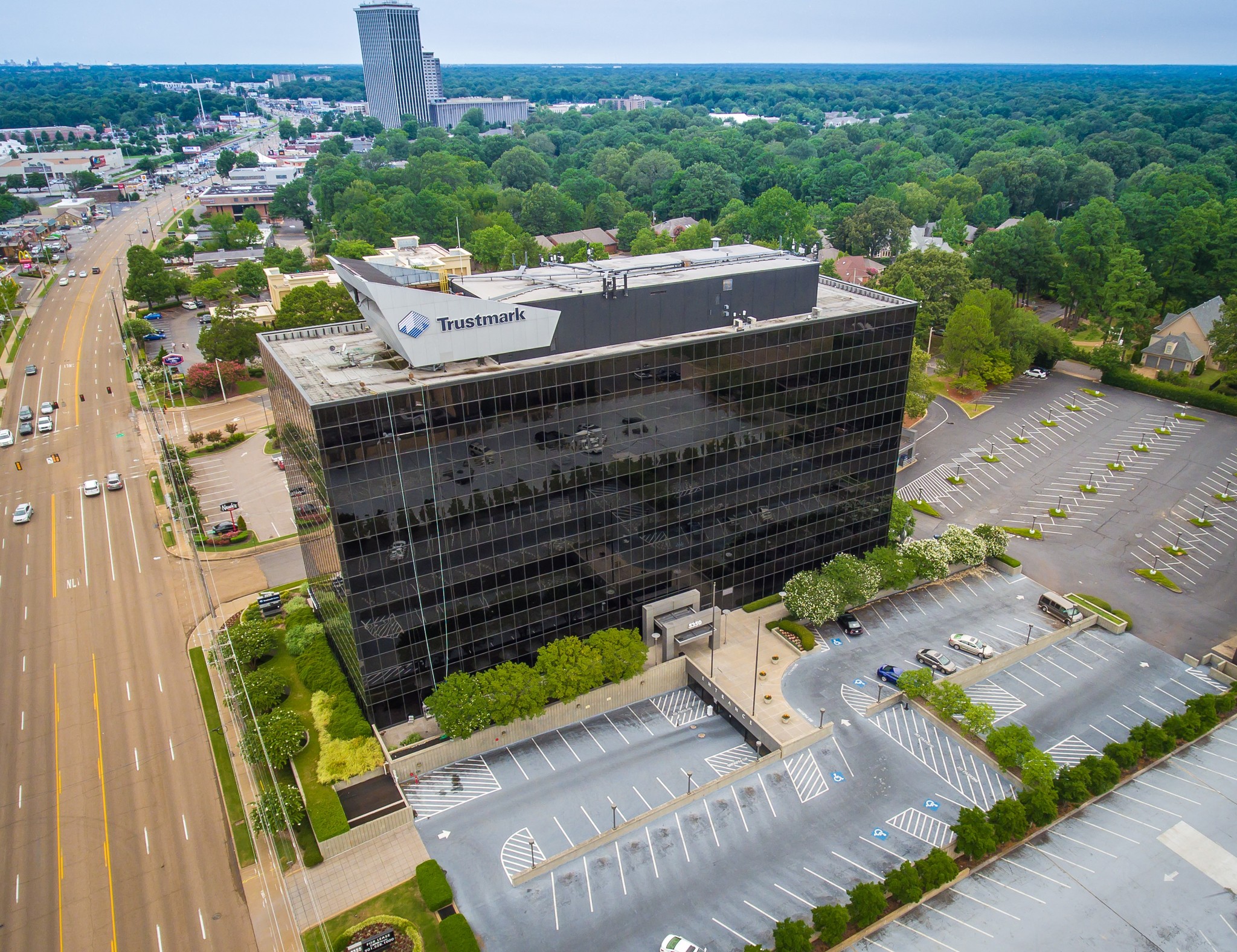 5350 Poplar Ave, Memphis, TN for lease Building Photo- Image 1 of 4