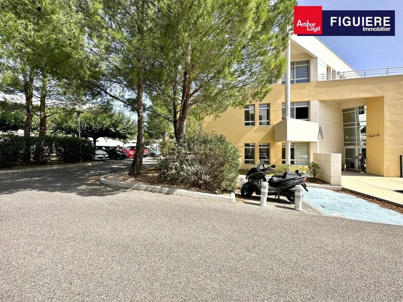 Office in Aix-en-Provence for lease - Building Photo - Image 1 of 8