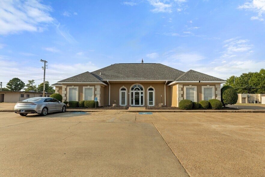 304 S Rhodes St, West Memphis, AR for sale - Building Photo - Image 3 of 3