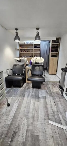 Retail in Nice for sale - Interior Photo - Image 3 of 4