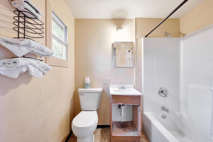 1824 E Main St, Danville, IL for sale - Building Photo - Image 3 of 31