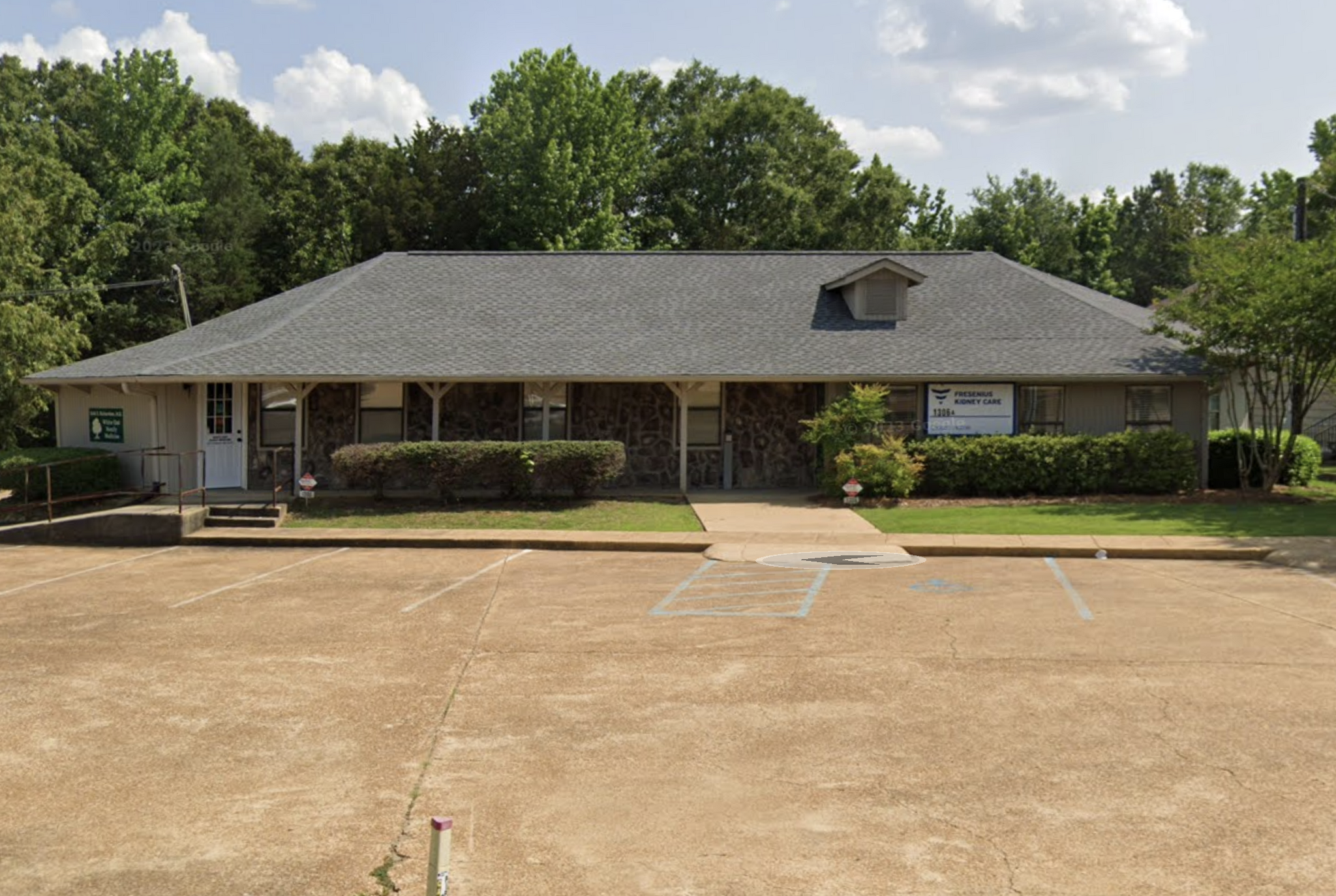 1306A Belk Blvd, Oxford, MS for lease Building Photo- Image 1 of 2