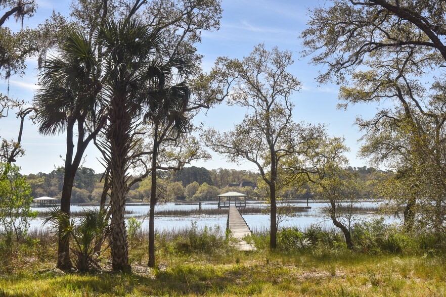 3 Retriever Rd, Wadmalaw Island, SC 29487