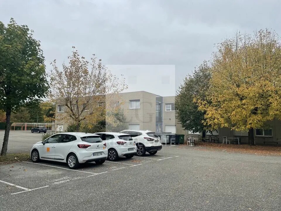 Location Bureaux 1 327 m² - Photo 1