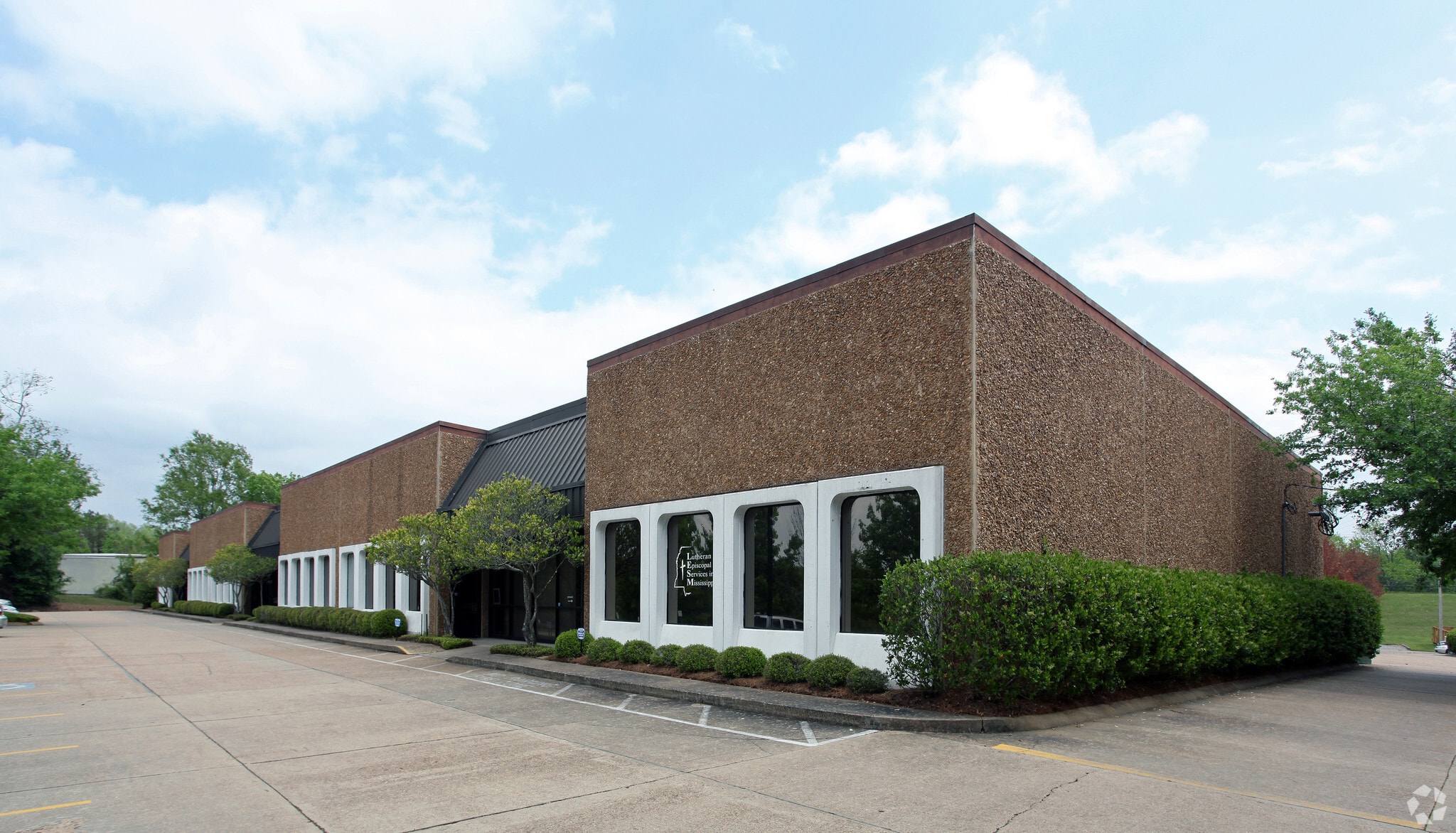 3 Old River Pl, Jackson, MS for lease Primary Photo- Image 1 of 6
