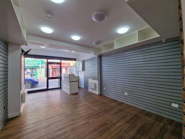 5 Brecknock Rd, London for lease - Interior Photo - Image 2 of 5