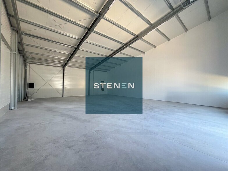 Impasse 1 Eugene Chevreul, Rognac for lease - Building Photo - Image 3 of 4