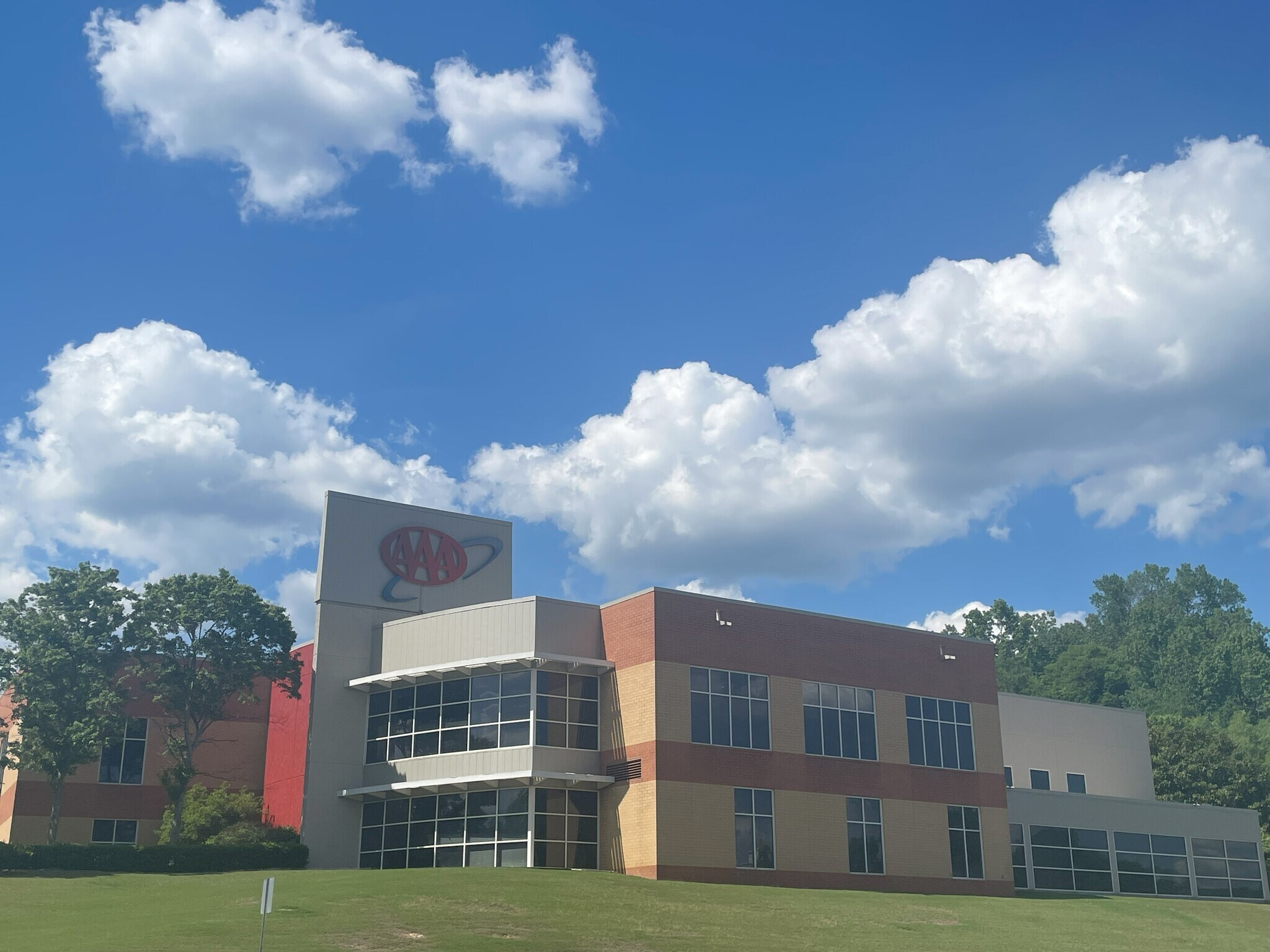 2400 Acton Rd, Birmingham, AL for lease Building Photo- Image 1 of 6