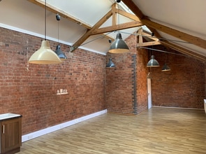 22 Cleveland Rd, Wolverhampton for lease Interior Photo- Image 2 of 2