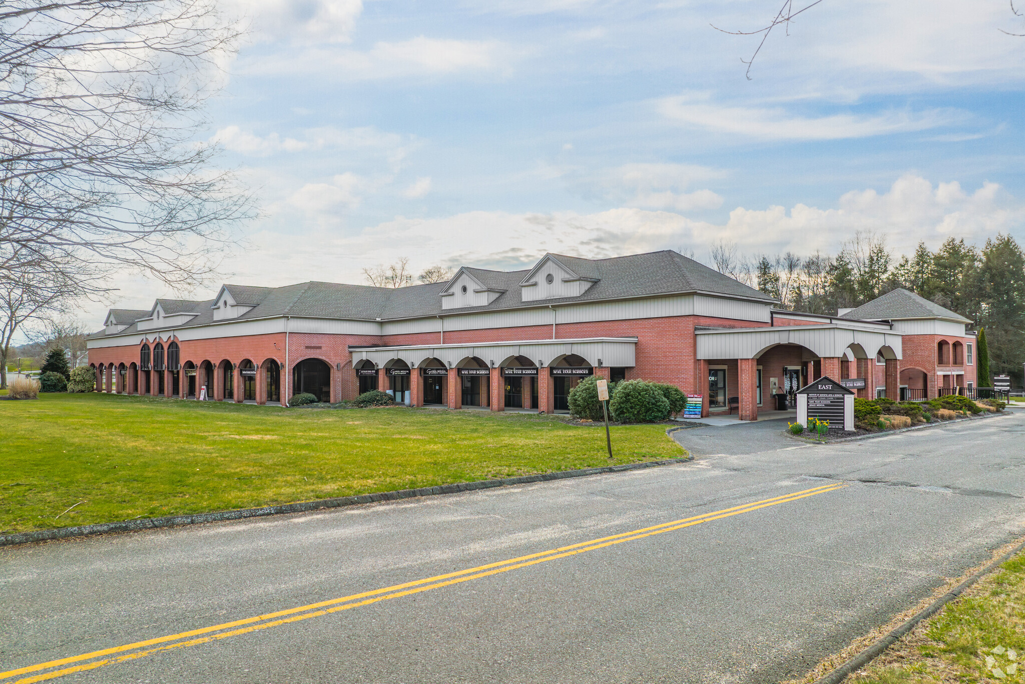 800 Main St S, Southbury, CT for sale Primary Photo- Image 1 of 1