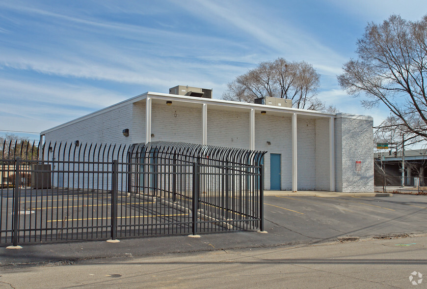 633 Wayne Ave, Dayton, OH for sale - Primary Photo - Image 1 of 8