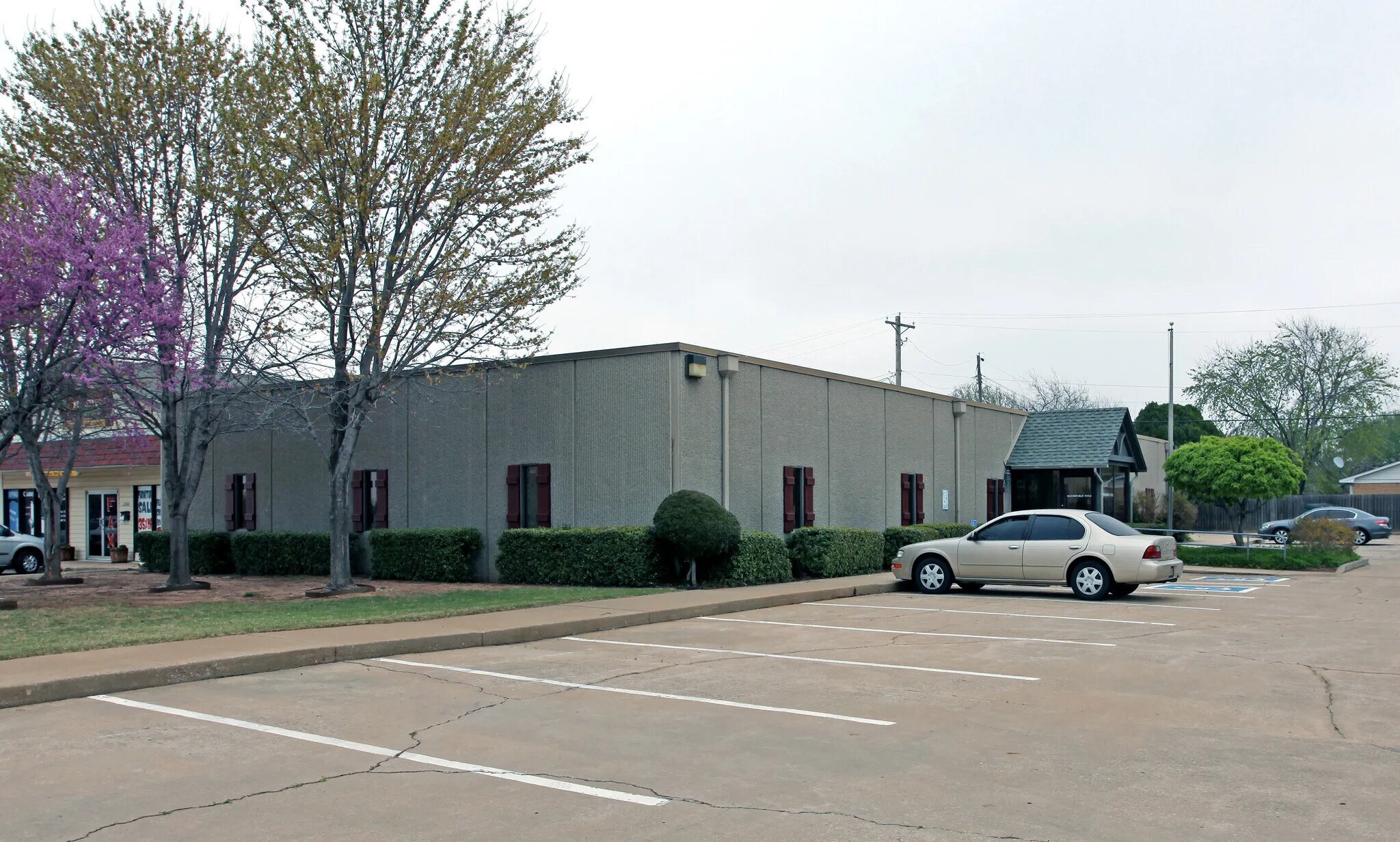 2110-2120 S Broadway, Edmond, OK for lease Building Photo- Image 1 of 2