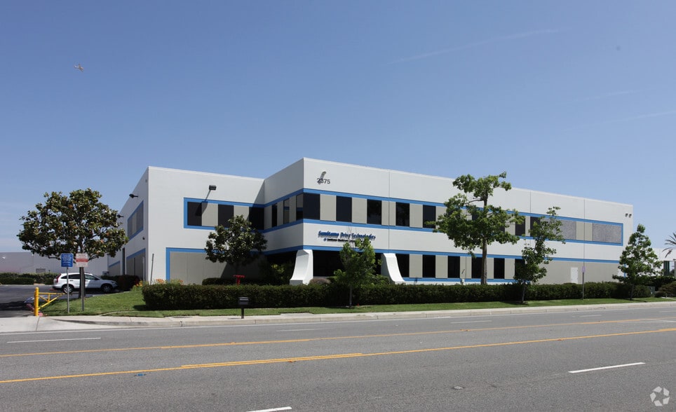 2375 Railroad St, Corona, CA for lease - Primary Photo - Image 1 of 4