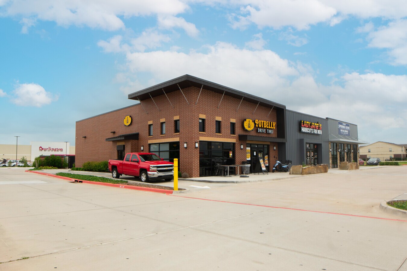 780 SW 19th St, Moore, OK 73160