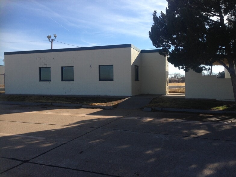 109 Runway Dr, Lubbock, TX for lease - Primary Photo - Image 1 of 1